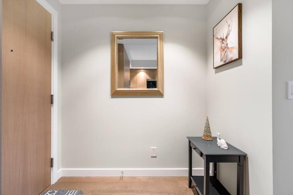 Modern Comfort At Ubc: 1Br Condo Near Campus แวนคูเวอร์ ภายนอก รูปภาพ