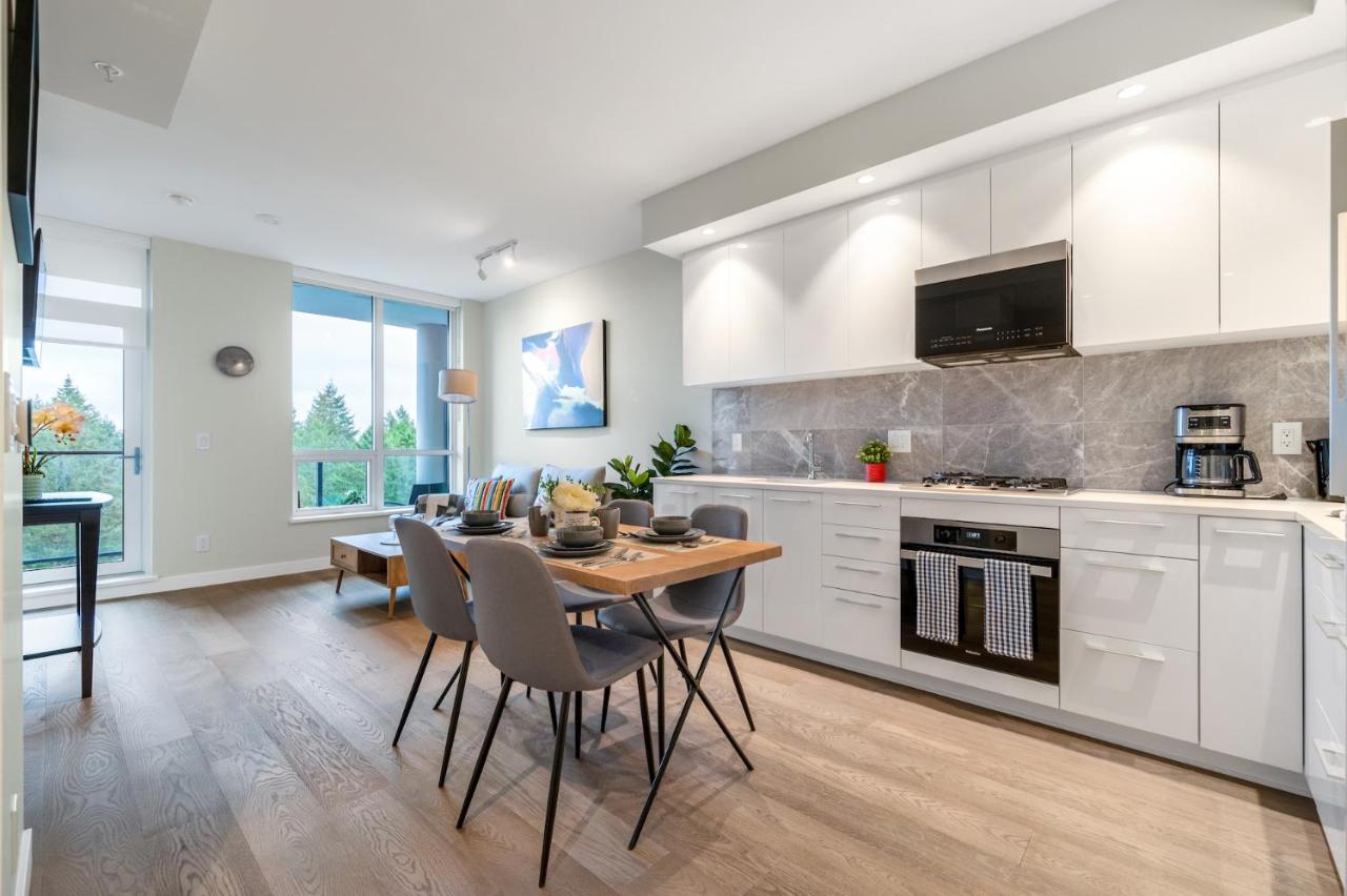 Modern Comfort At Ubc: 1Br Condo Near Campus แวนคูเวอร์ ภายนอก รูปภาพ