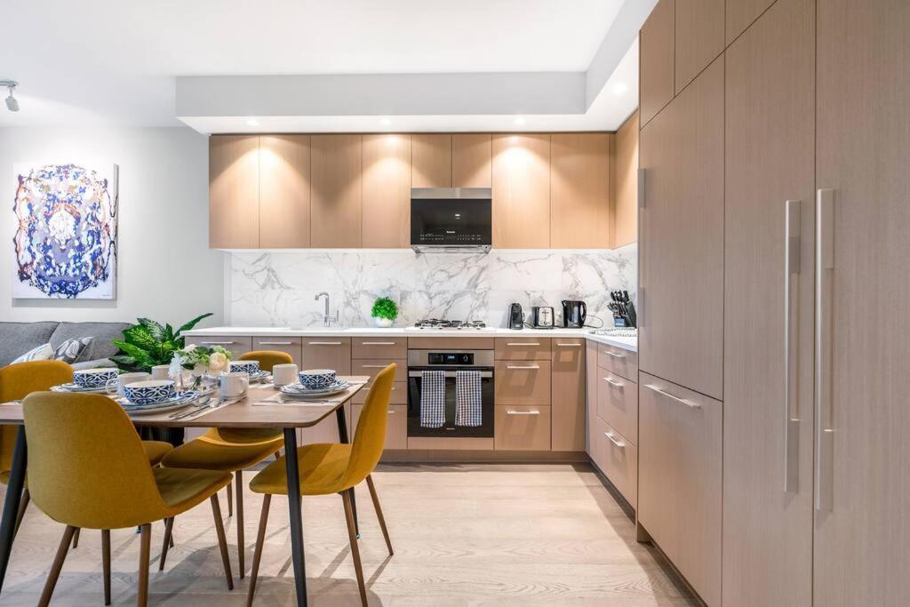 Modern Comfort At Ubc: 1Br Condo Near Campus แวนคูเวอร์ ภายนอก รูปภาพ