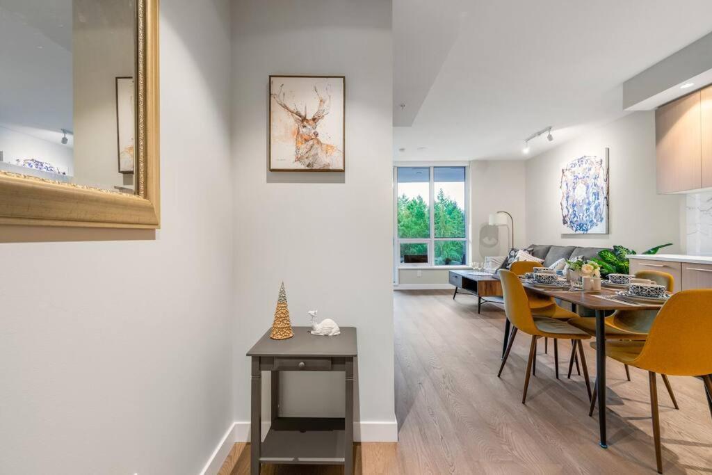 Modern Comfort At Ubc: 1Br Condo Near Campus แวนคูเวอร์ ภายนอก รูปภาพ