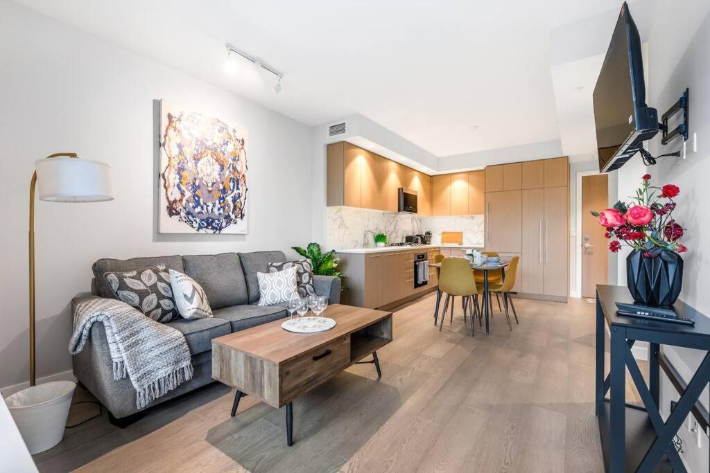 Modern Comfort At Ubc: 1Br Condo Near Campus แวนคูเวอร์ ภายนอก รูปภาพ