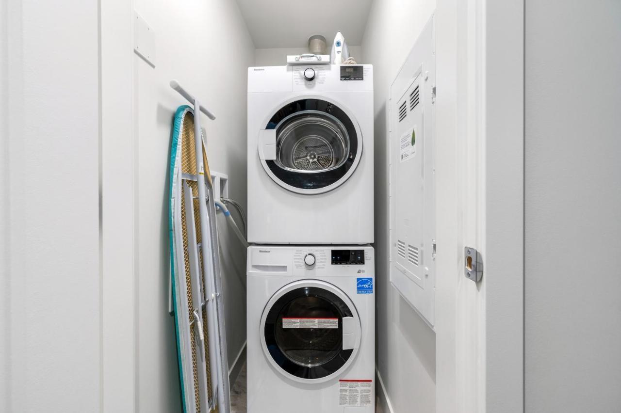 Modern Comfort At Ubc: 1Br Condo Near Campus แวนคูเวอร์ ภายนอก รูปภาพ