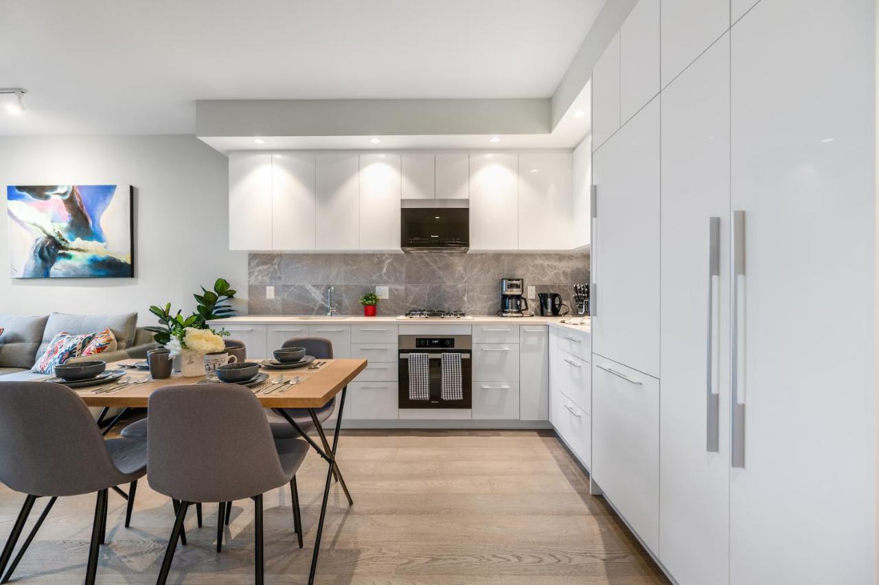 Modern Comfort At Ubc: 1Br Condo Near Campus แวนคูเวอร์ ภายนอก รูปภาพ