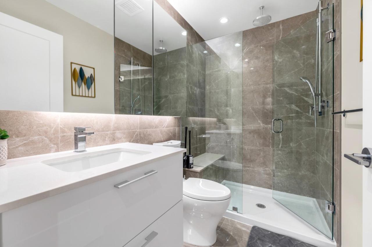 Modern Comfort At Ubc: 1Br Condo Near Campus แวนคูเวอร์ ภายนอก รูปภาพ