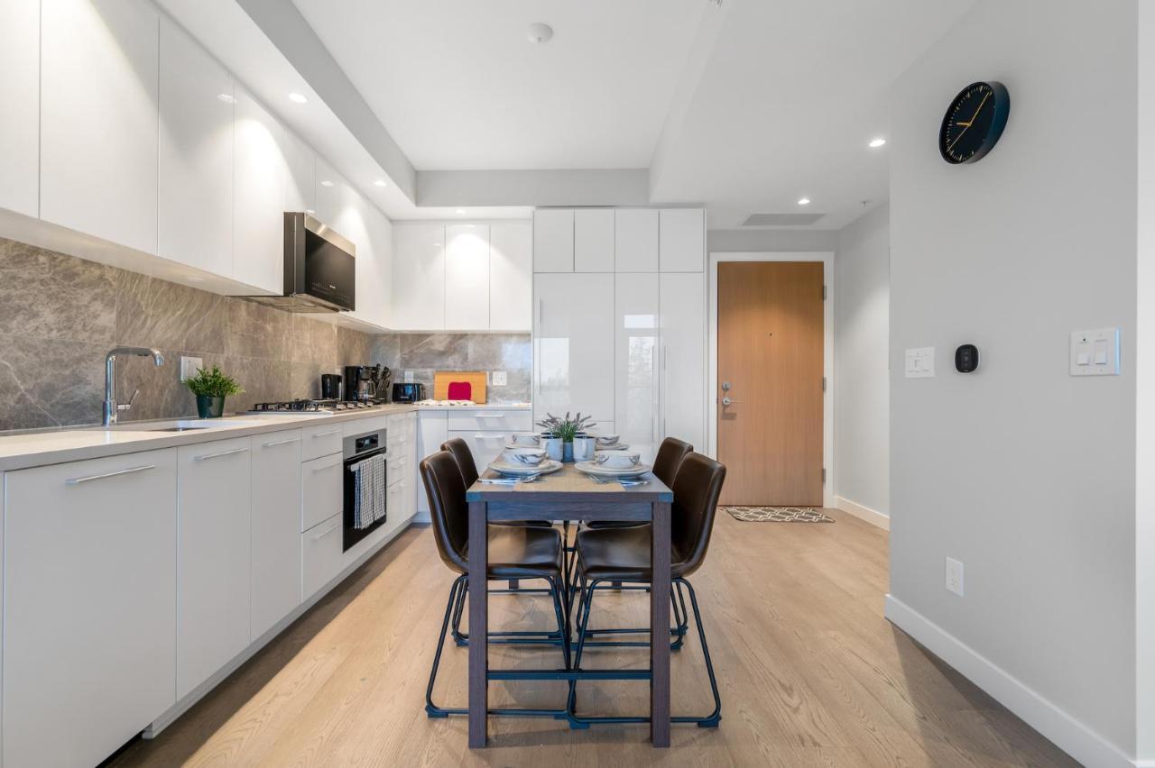 Modern Comfort At Ubc: 1Br Condo Near Campus แวนคูเวอร์ ภายนอก รูปภาพ