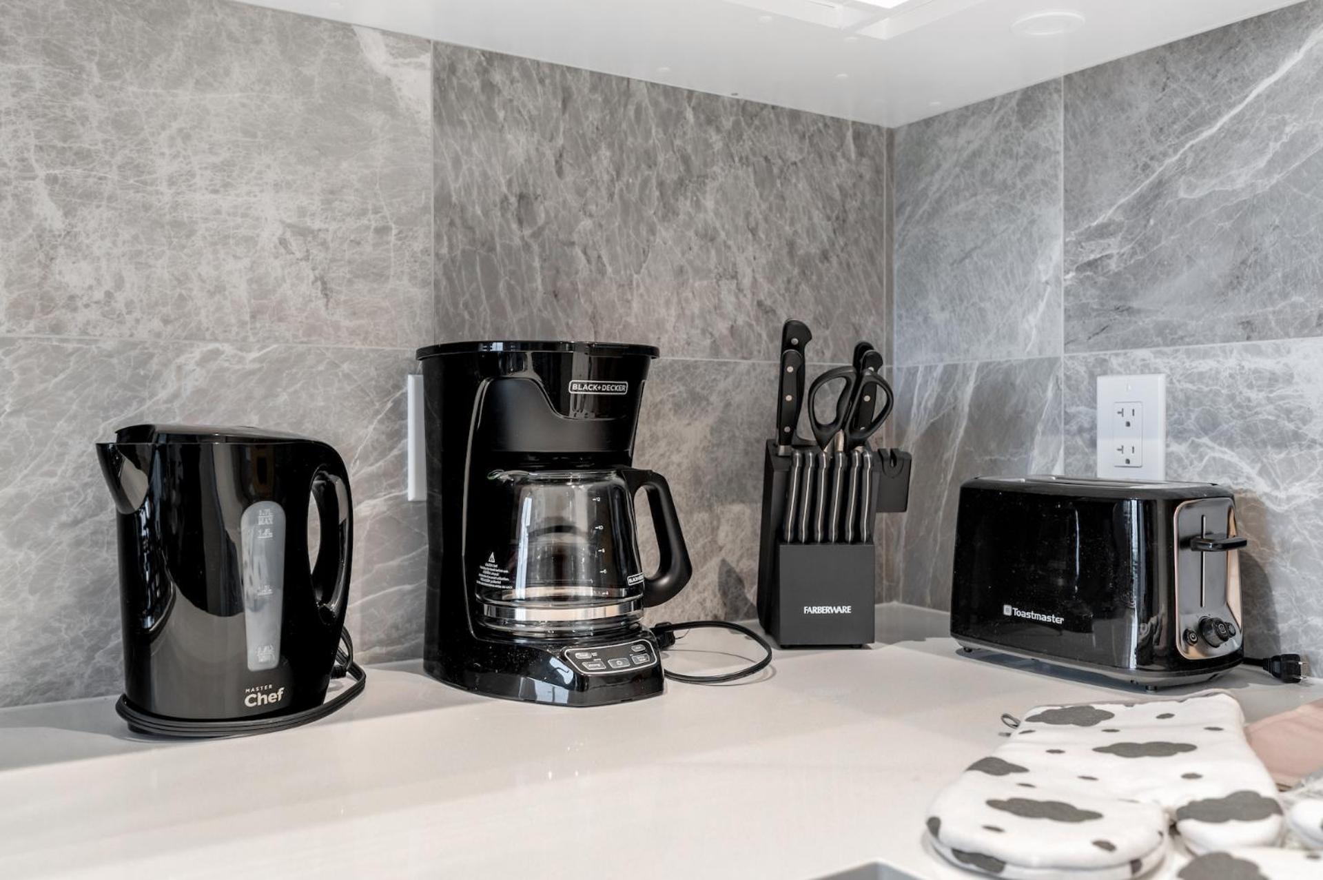 Modern Comfort At Ubc: 1Br Condo Near Campus แวนคูเวอร์ ภายนอก รูปภาพ